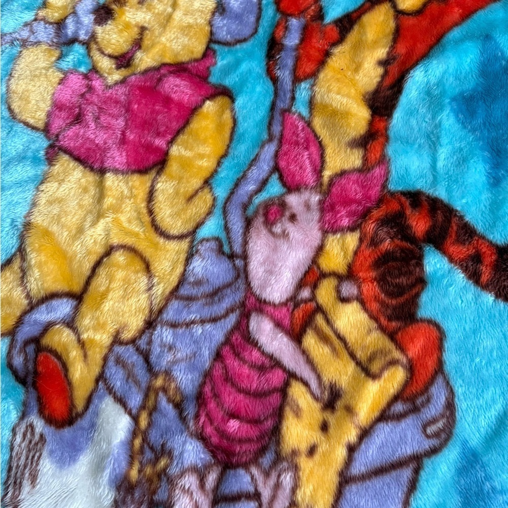 Vintage Winnie the Pooh Toddler Blanket Disney Classic Pooh Cozy Throw - Picture 2 of 5